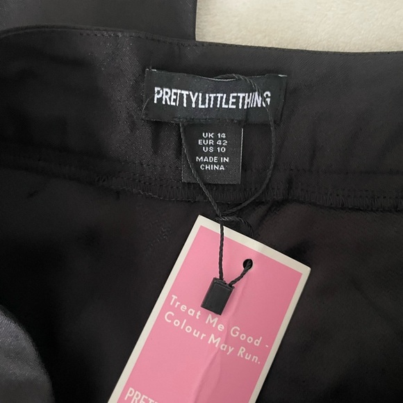 PrettyLittleThing Black Wide-Leg Pants - Picture 3 of 5